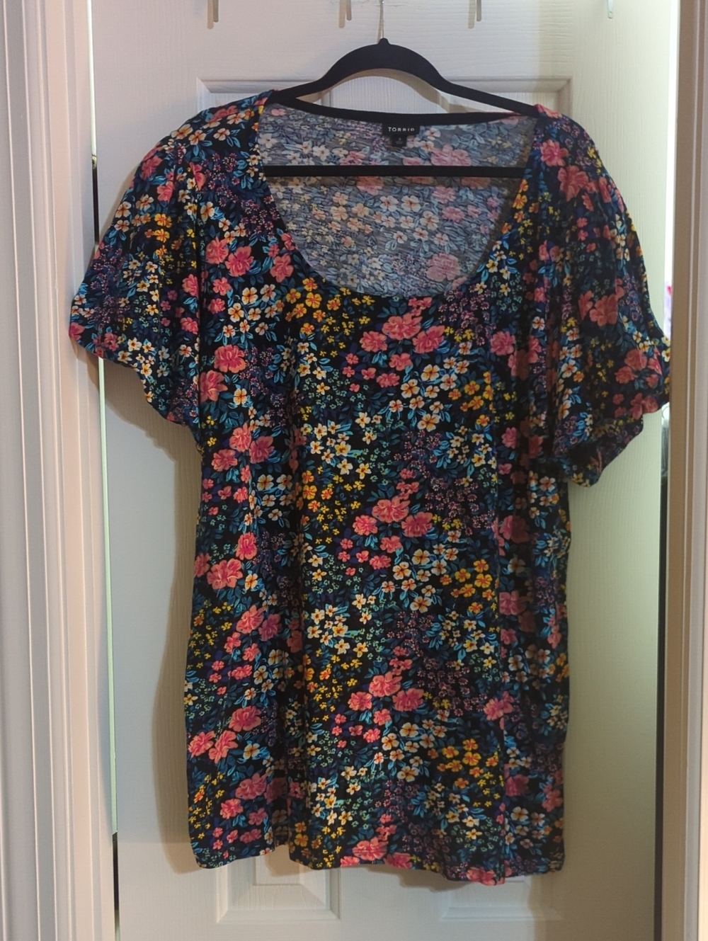 torrid Black Floral Scoop Neck Top with Pink & Yellow Blooms